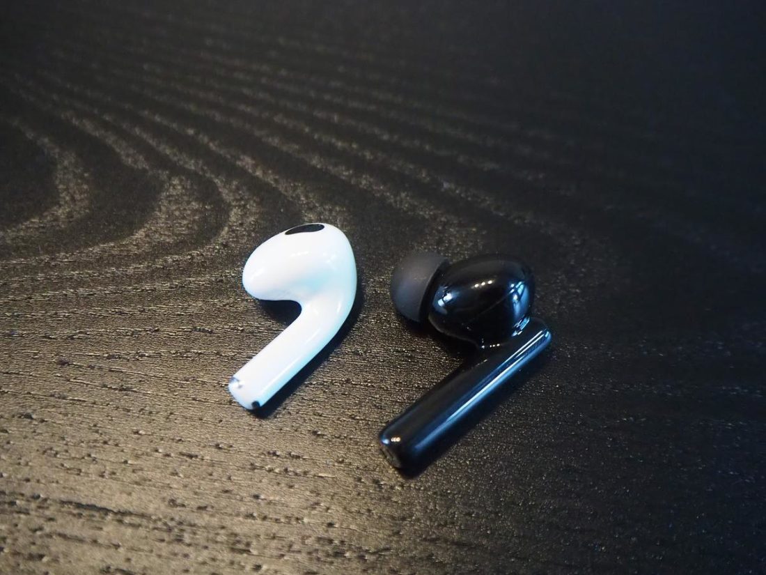 The stem of AirPods 3rd Gen is slightly shorter than UGREEN HiTune T3.