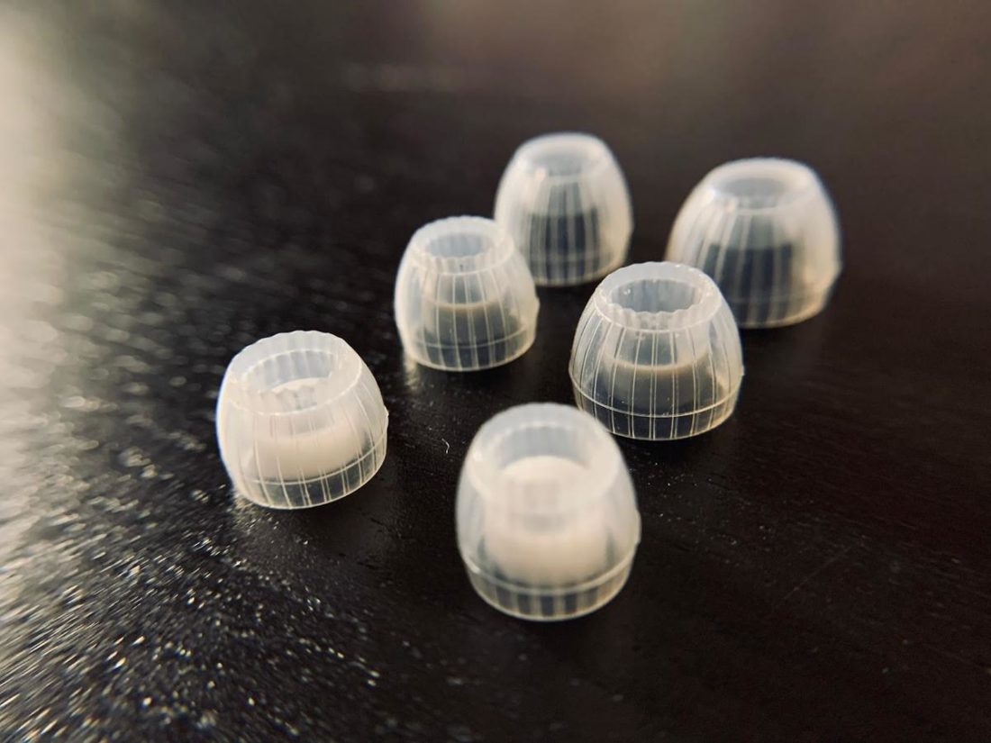 The included Spring tips are quite a popular set of eartips; they have a special structure that purportedly reduces distortion from the nozzle and suppresses unwanted resonances. A unique radial double support structure also reportedly decreases bass loss.