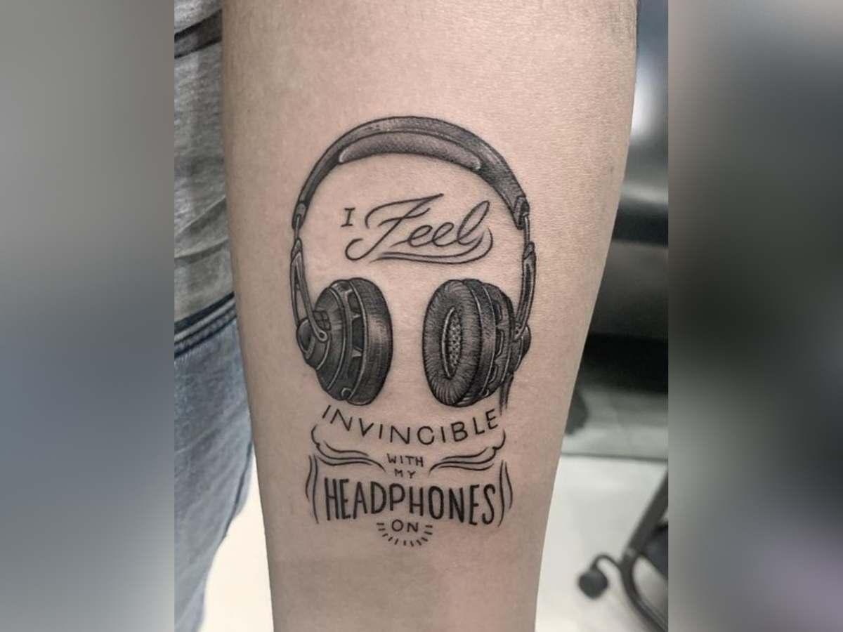 Quoted headphones. (From: Instagram/Mehz Tattoo Studio)
