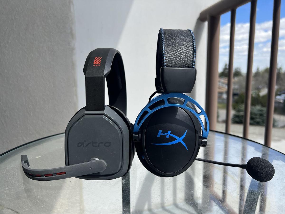 First look at the two competing headphones - A10 (Left) and Cloud Alpha S (Right).