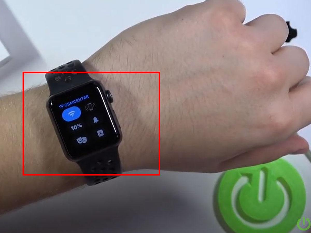 Opening Apple Watch Control Center (From: Youtube/HardReset.info) 