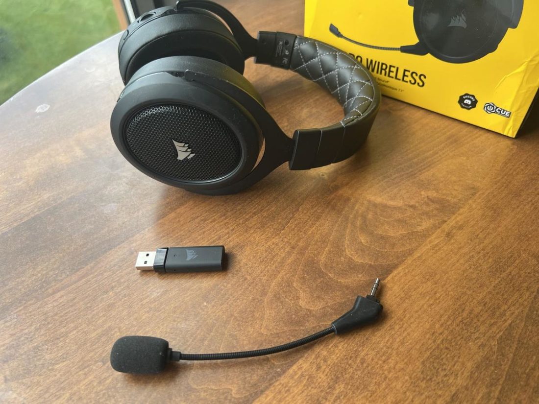 The HS70 Pro Wireless doesn't have any additional accessories to compete.