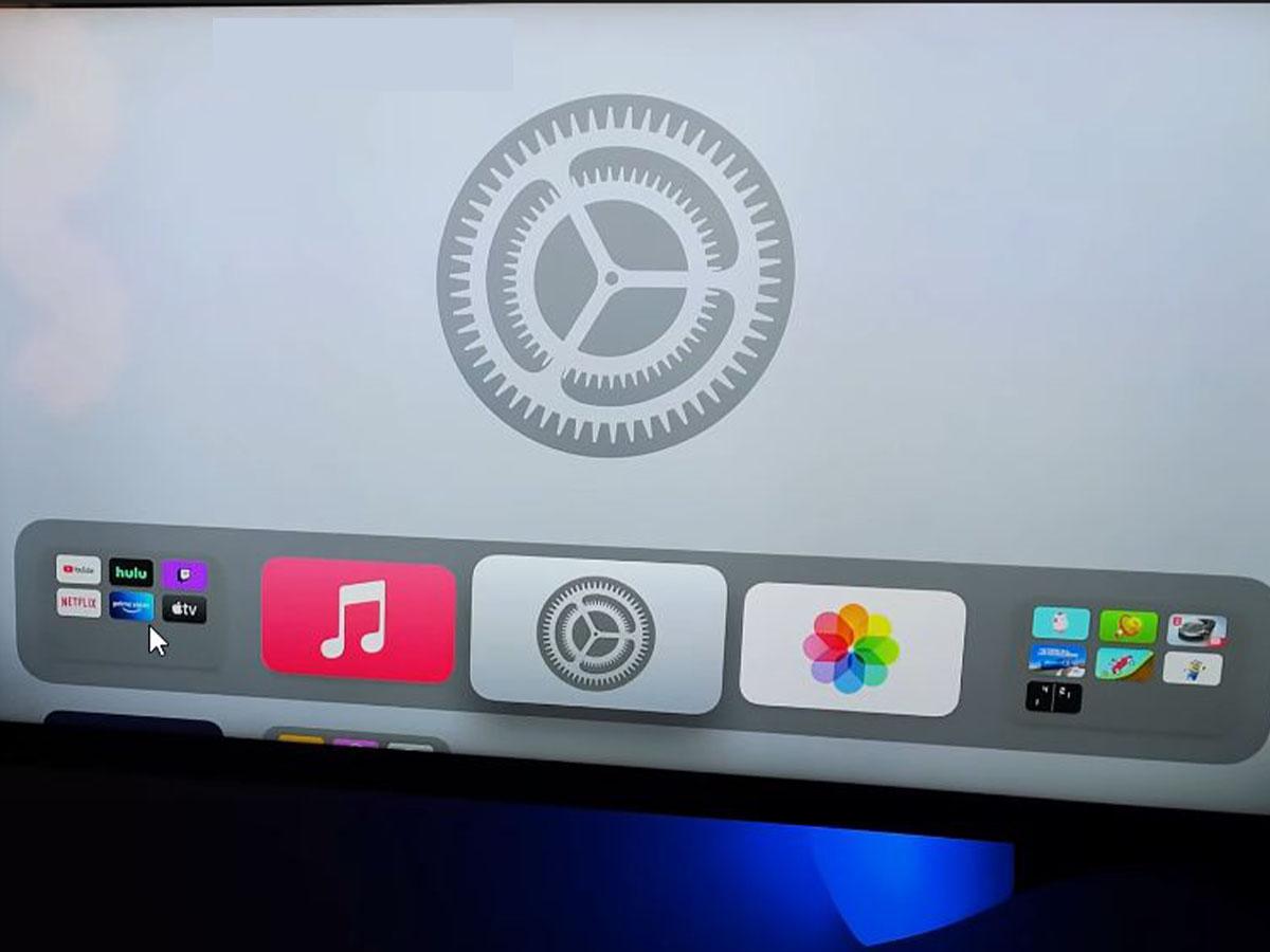 Layar beranda Apple TV (Kredit: Youtube/TechPriceTV)