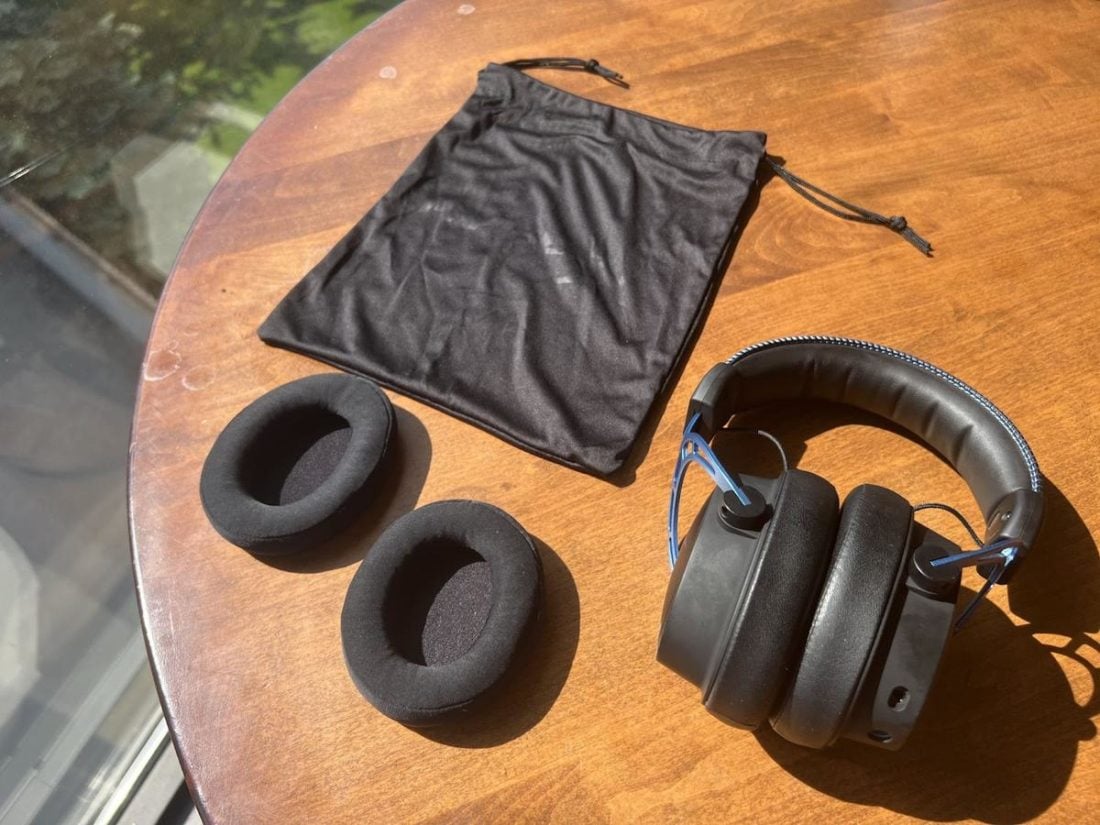 The optional cloth ear pads for and travel bag for the Cloud Alpha S.
