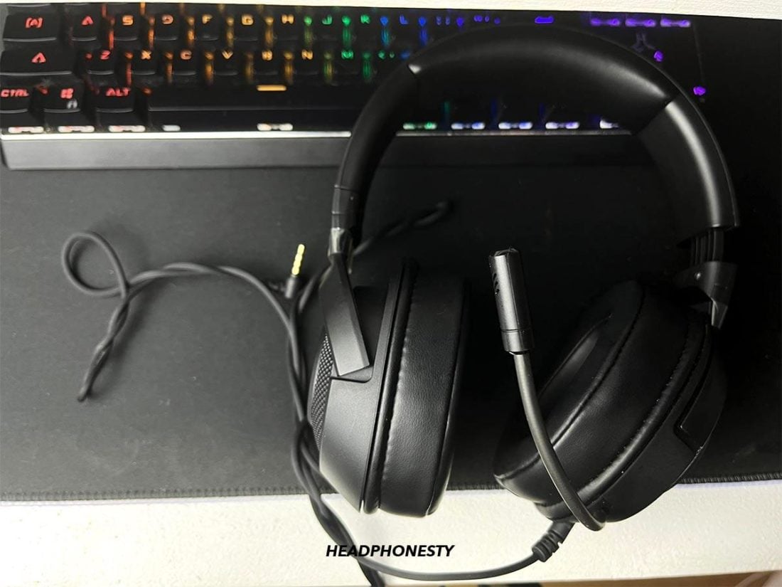 4 Quick & Easy Hacks to Straighten Out Headphone Wires