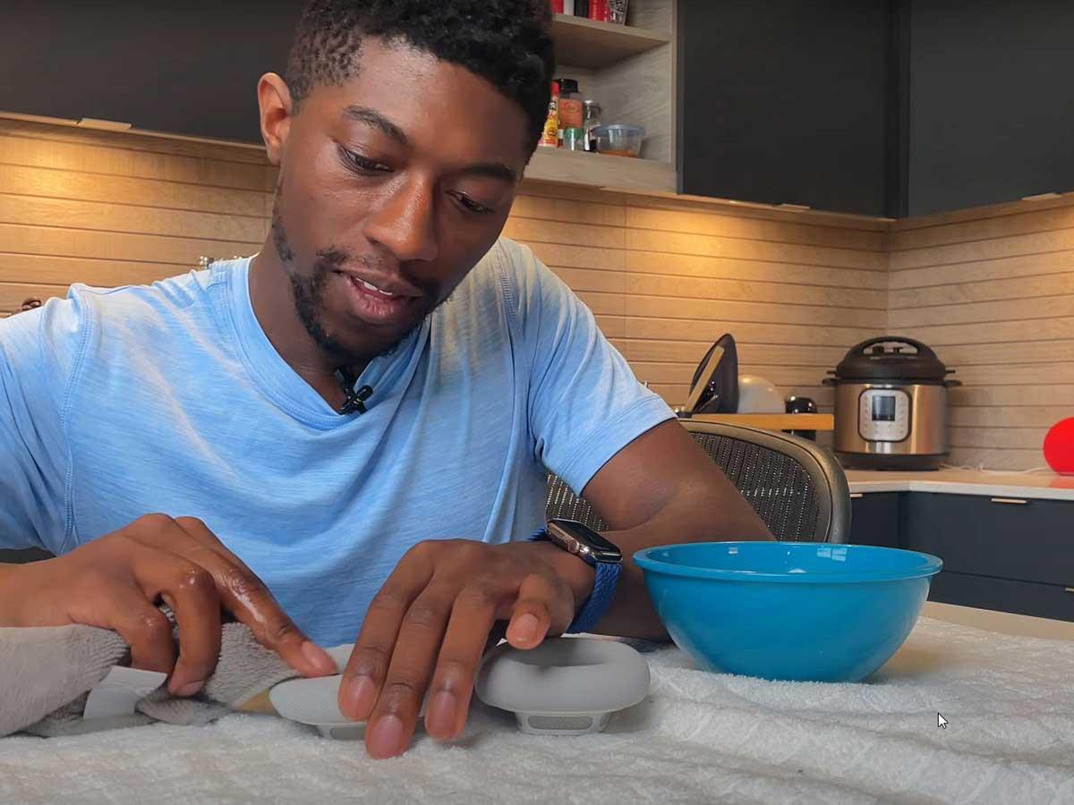 Cleaning AirPods Max cushions (From: Youtube/ Dayo Aworunse)