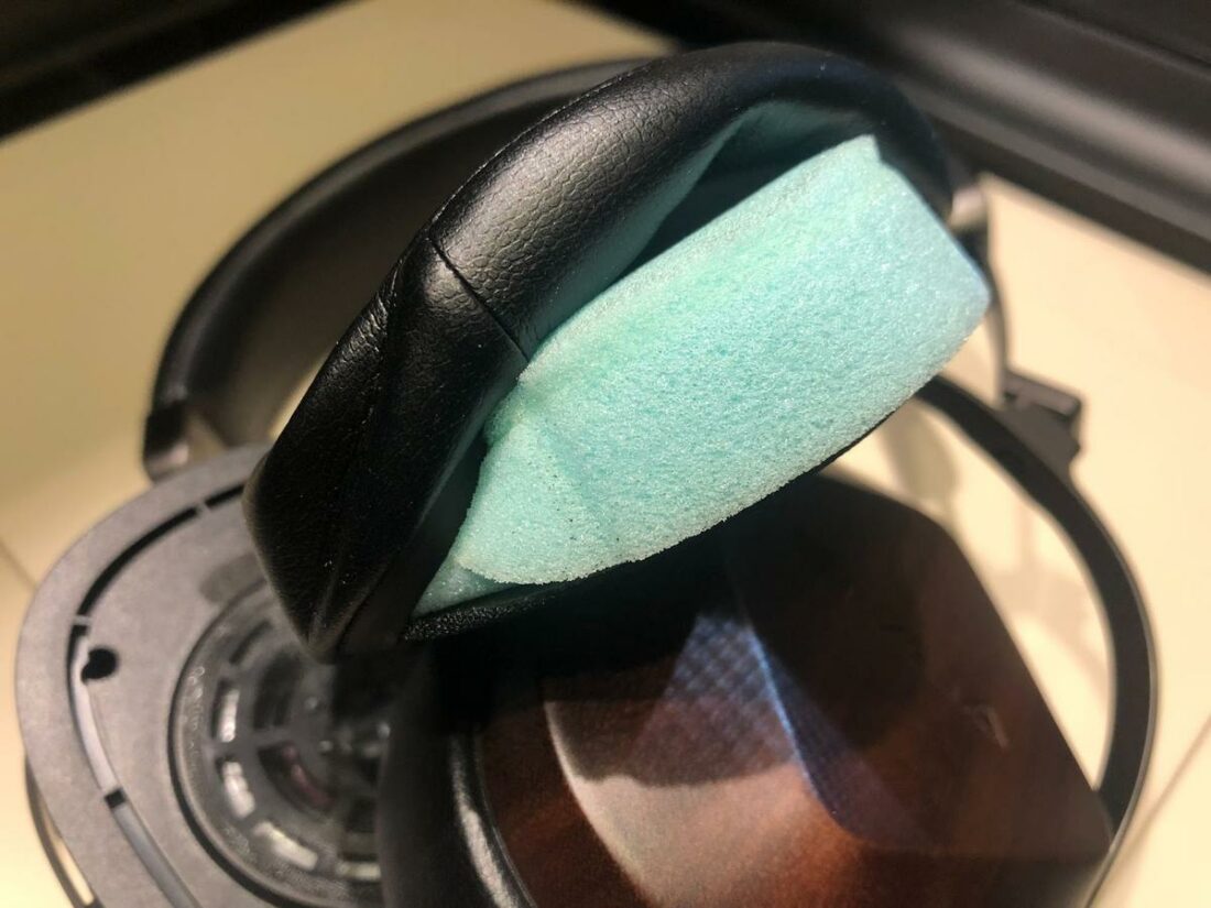 A look at the blue memory foam inside the ear pads.
