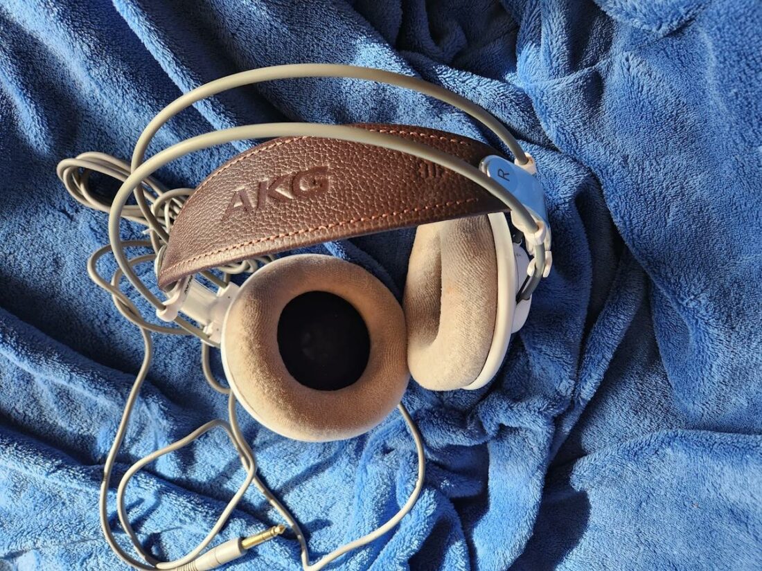 The AKG K701 combines style and comfort.