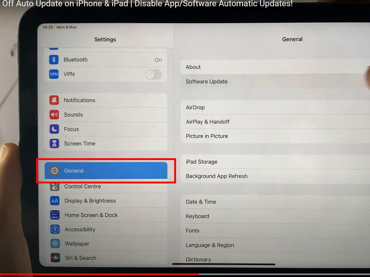 Opening settings on iPad (From: YouTube/iTeachTech)