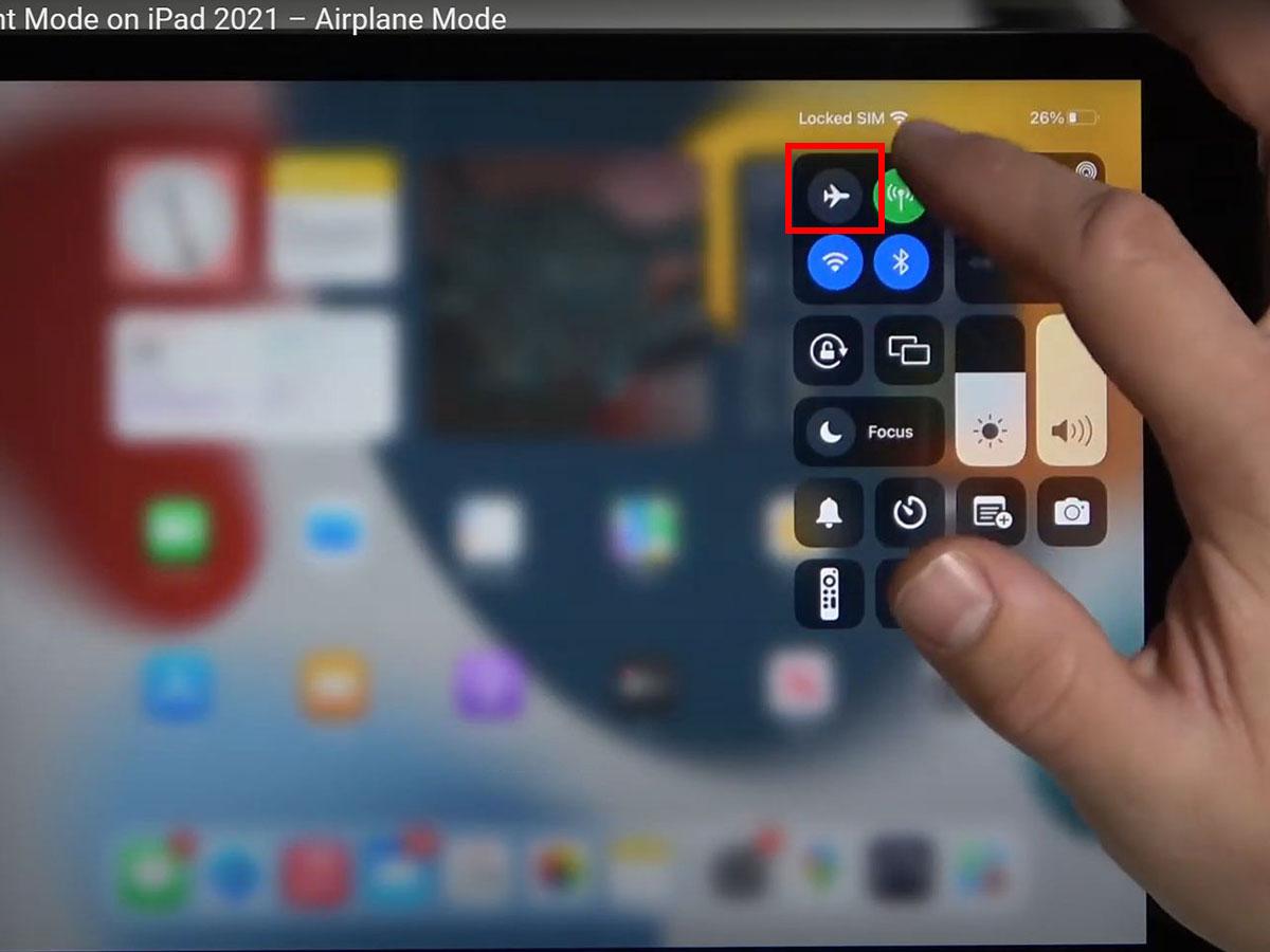 Turn off the airplane mode by tapping on the airplane icon again. (From: YouTube/HardReset.Info)
