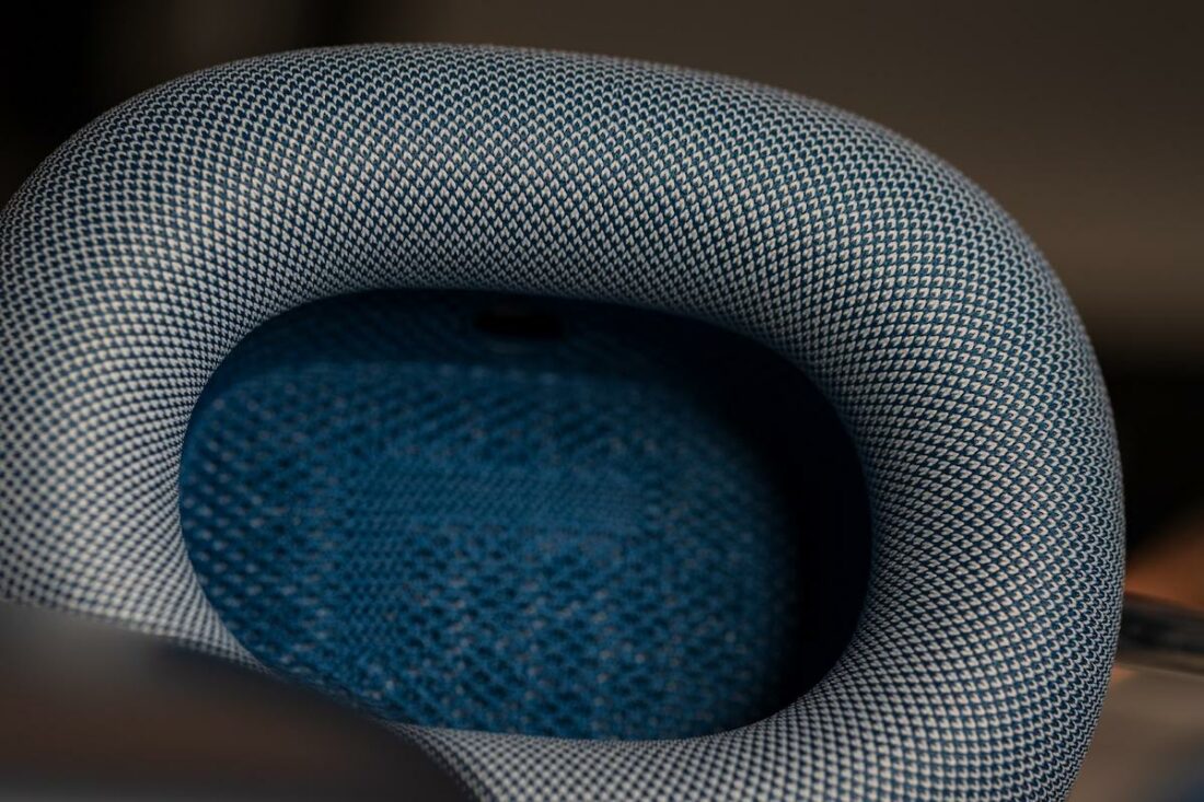 The breathable mesh pads catch dirt and grime.