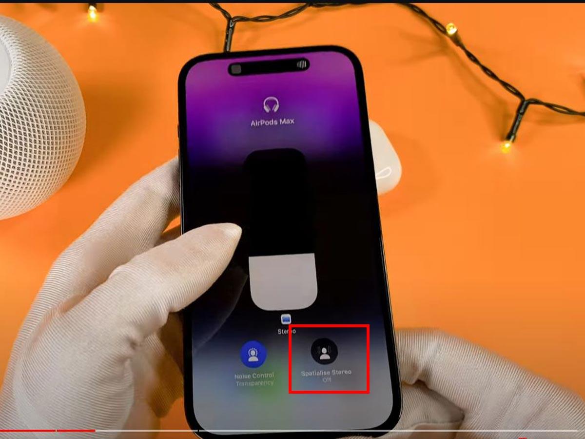 Enabling Spatialise Stereo option for AirPods Max via iPhone's Control Center (From: Youtube/Unboxingalism)