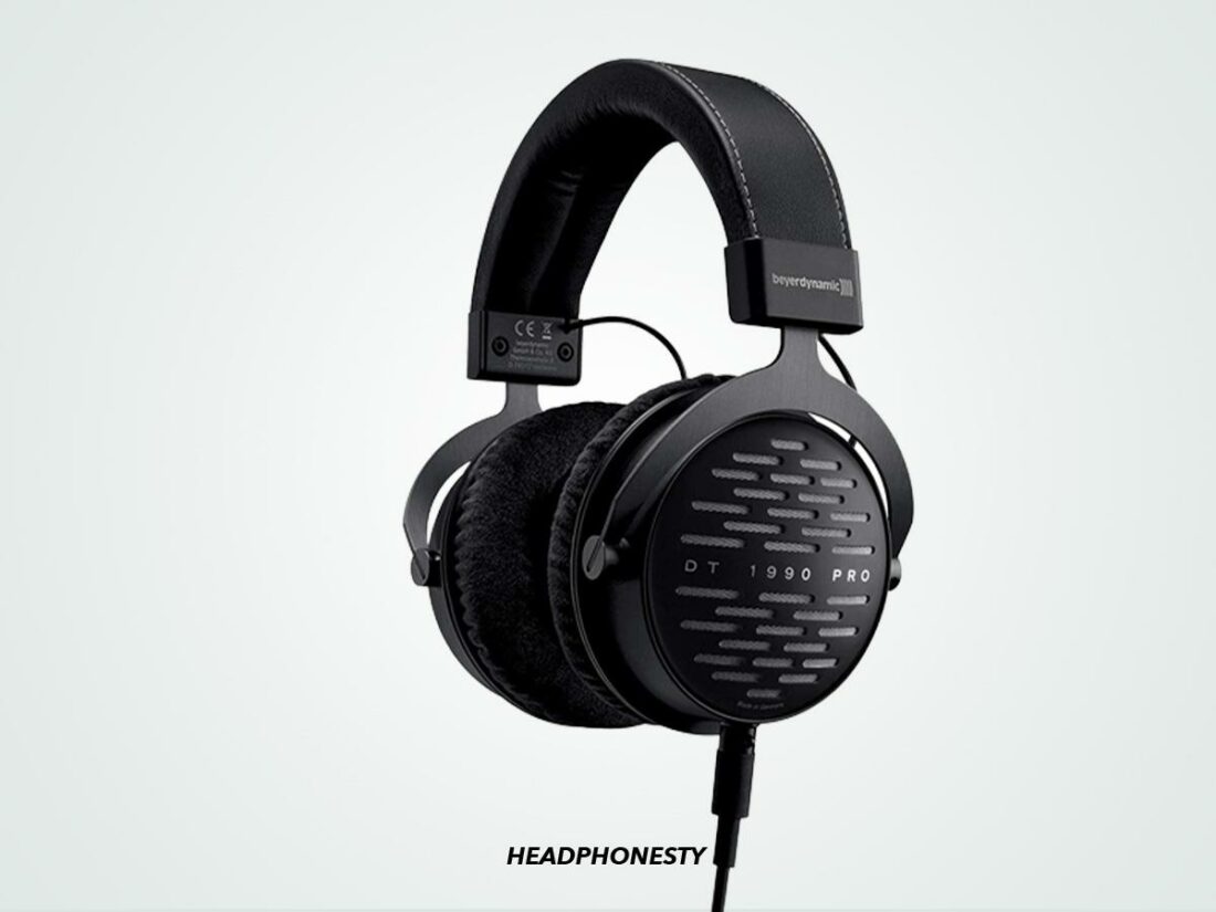 Close look at the Beyerdynamic DT 1990 PRO (From: Amazon)