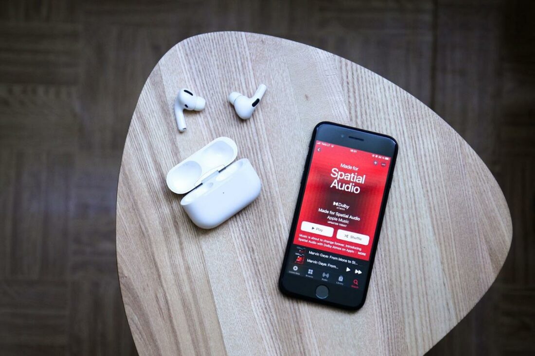 An Apple Music playlist featuring songs perfect for listening via Spatial Audio. (From: Unsplash)