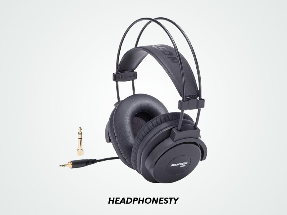 Close look at the Samson SR880 Closed-Back Studio Headphones (From: Amazon)