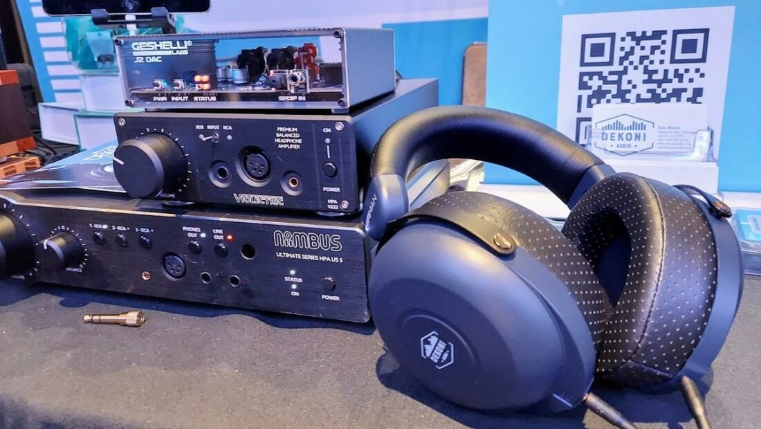 Dekoni's brand new collaboration with HIFIMAN, the Cobalt, shown with Violectric amplifiers and a Geshellli Labs DAC.