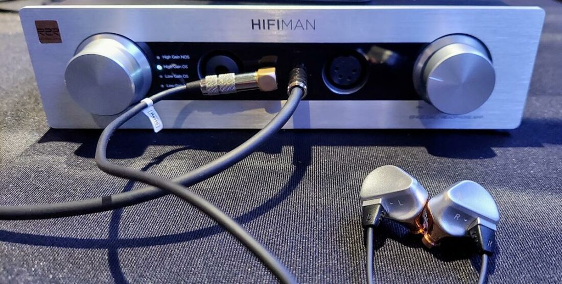 HIFIMAN's new Svanar flagship IEM and EF400 amplifier.