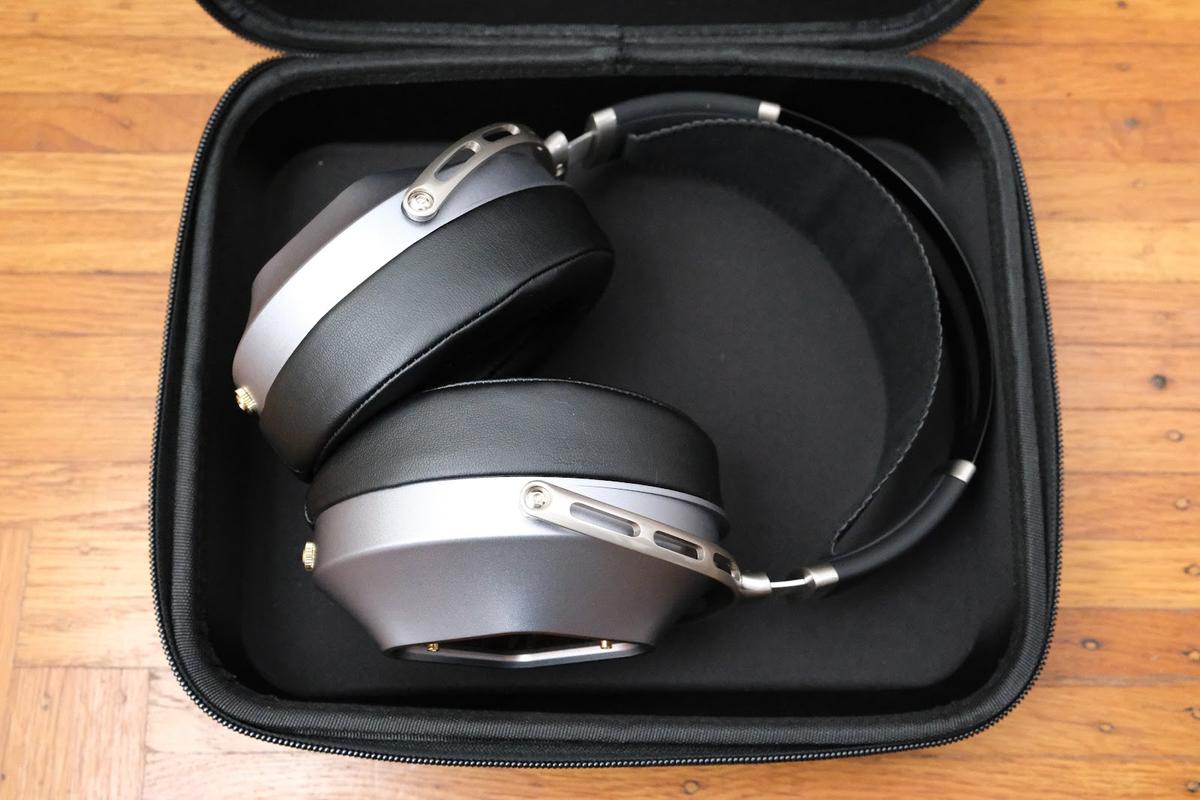 A roomy case for these bulky headphones.