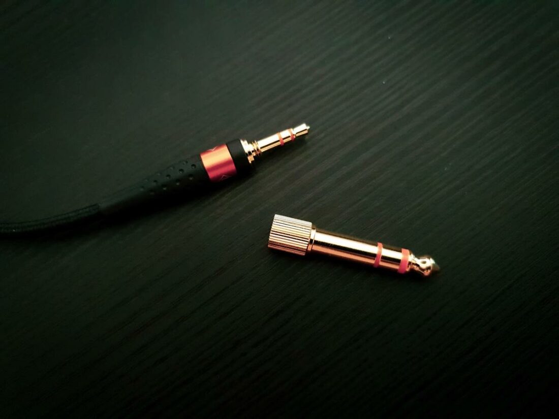 The stock cable comes terminated in 3.5mm TRS and takes a screw-on adaptor to become 6.35mm.