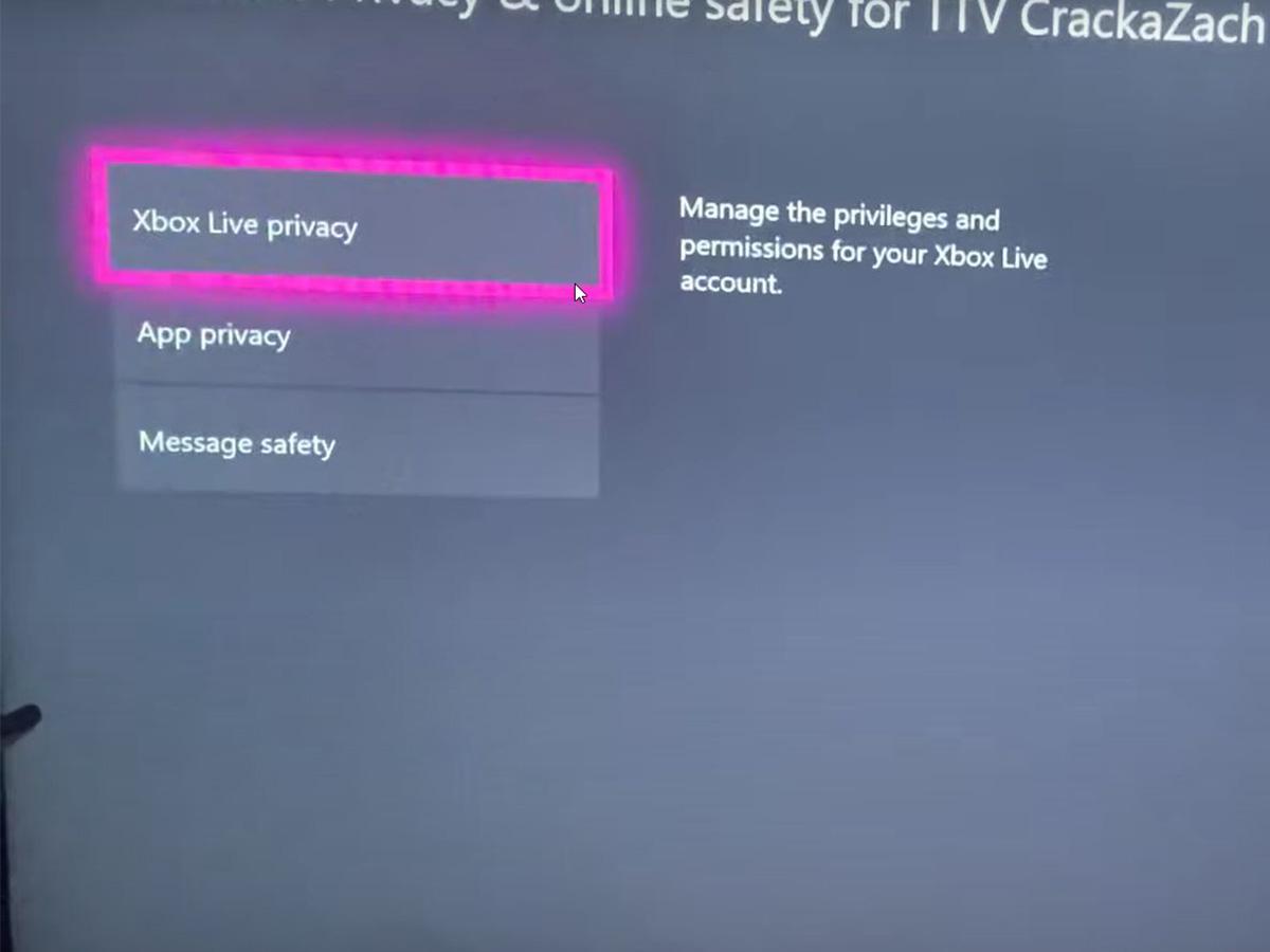 Choose Xbox Live privacy. (From: YouTube/ImCraZee)