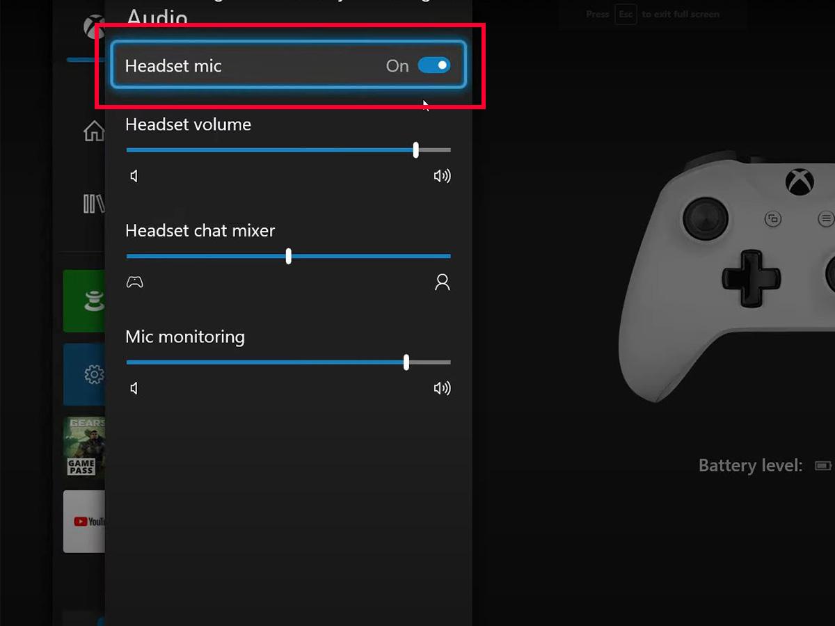 Accesing Headset mic on Xbox. (From: YouTube/Sofa Supastar Gaming)