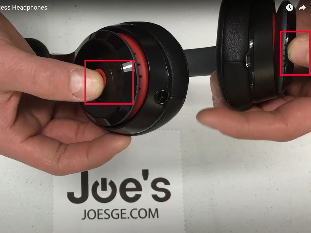 Hold the pause/play button and power button for at least ten seconds, then release it. (From: YouTube/Joe's Gaming & Electronics)