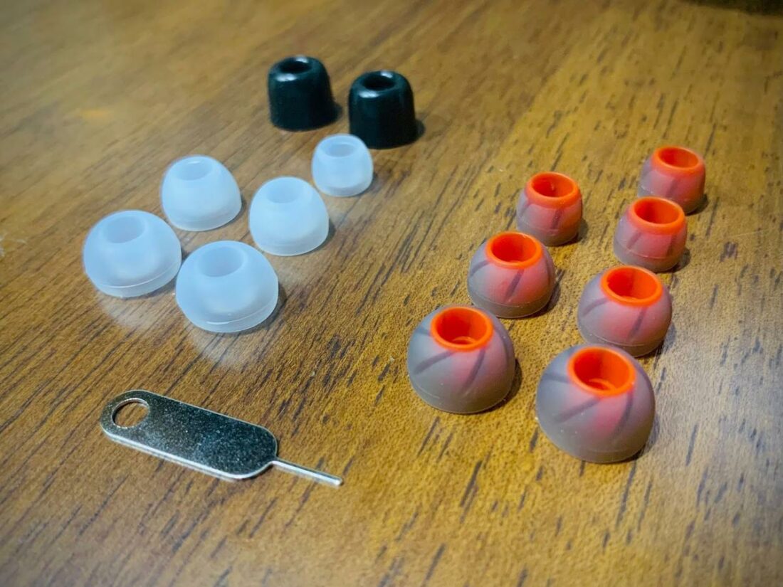 KZ's QC curse has come home to roost, with an odd number of silicone tips provided!