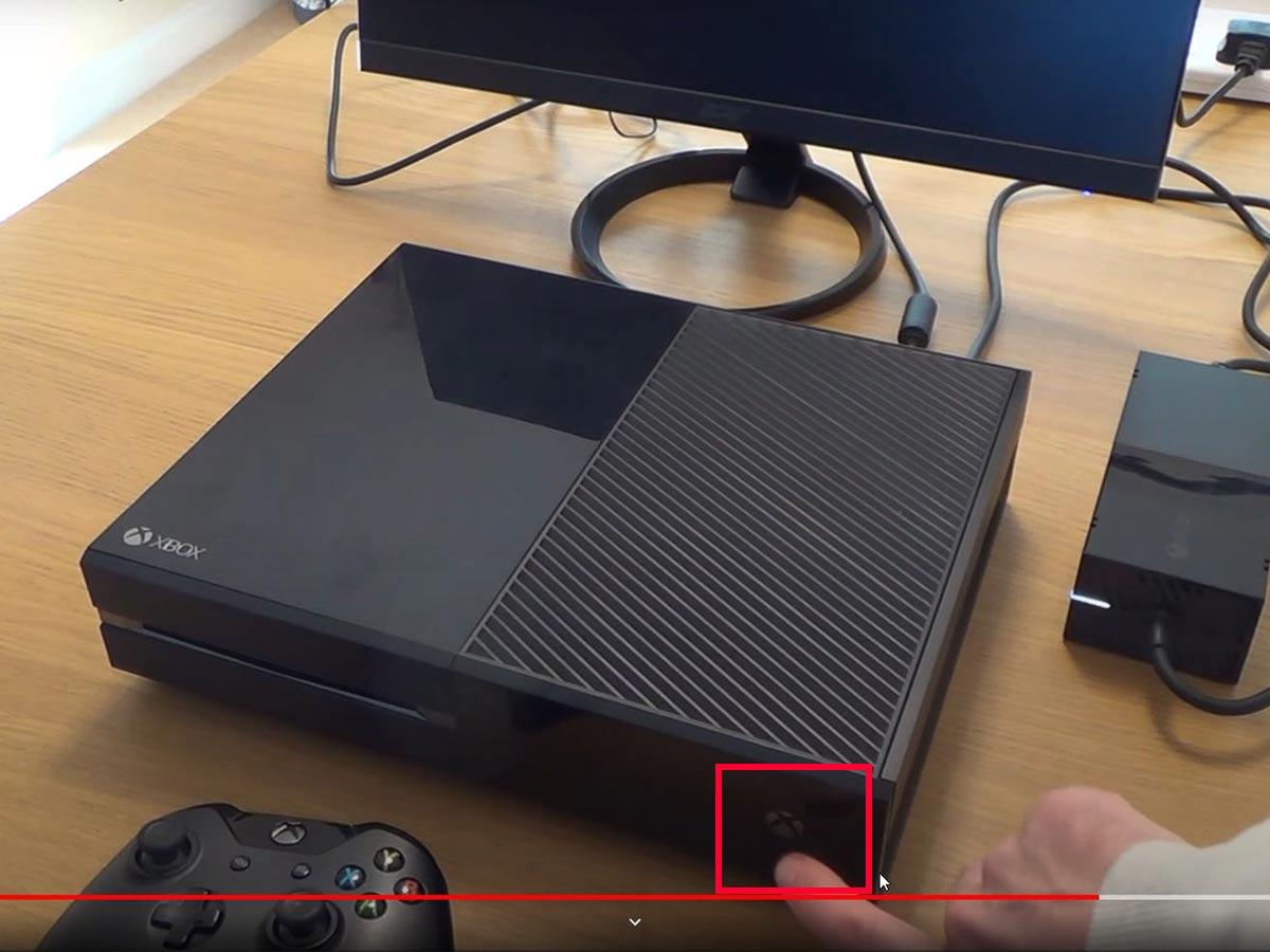Hold the power button for 10 seconds on your Xbox console.(From: YouTube/My Mate VINCE)