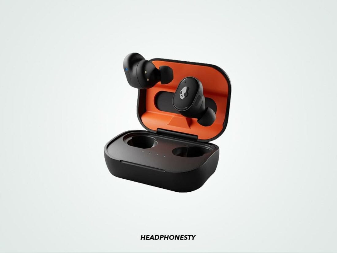 A closer look at the Skullcandy Grind Fuel Earbuds. (From: Amazon)