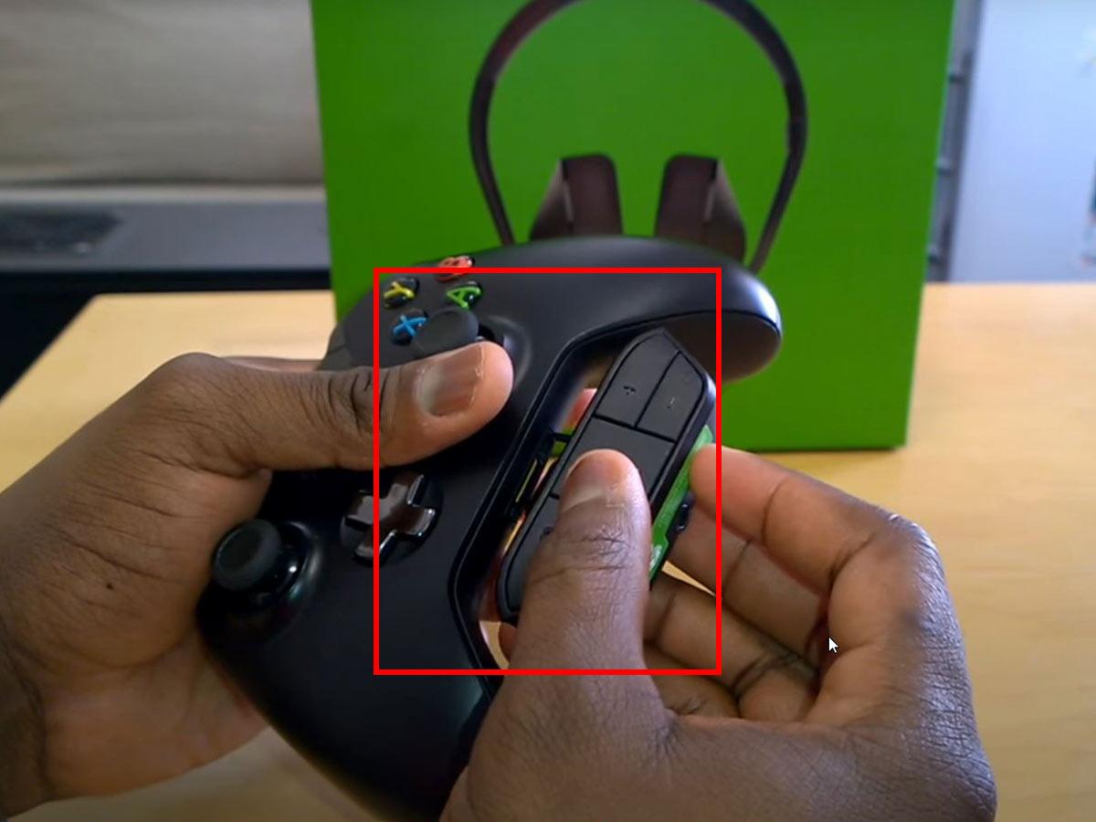 Connect the Stereo Headset Adapter with Xbox Controller's USB port. (From: Youtube/Booredatwork.com)