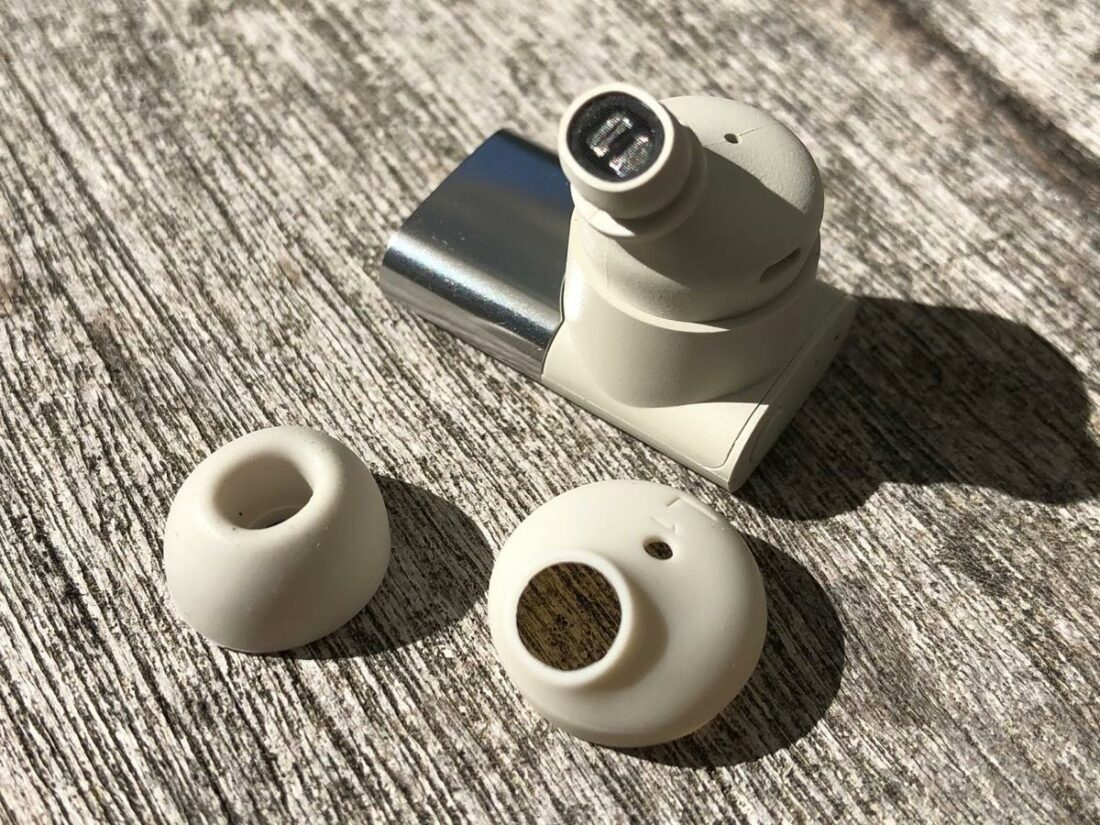 Eartip (left) and fitwing (right).