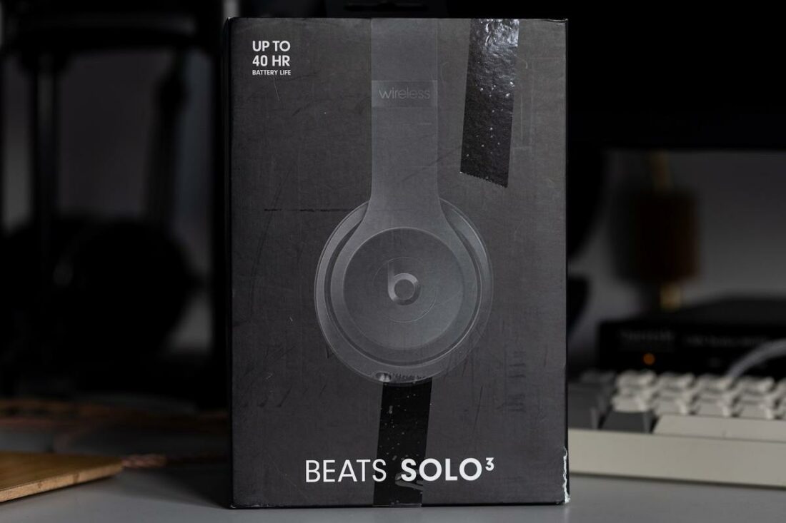 The Solo3 Wireless arrive in modest packaging.