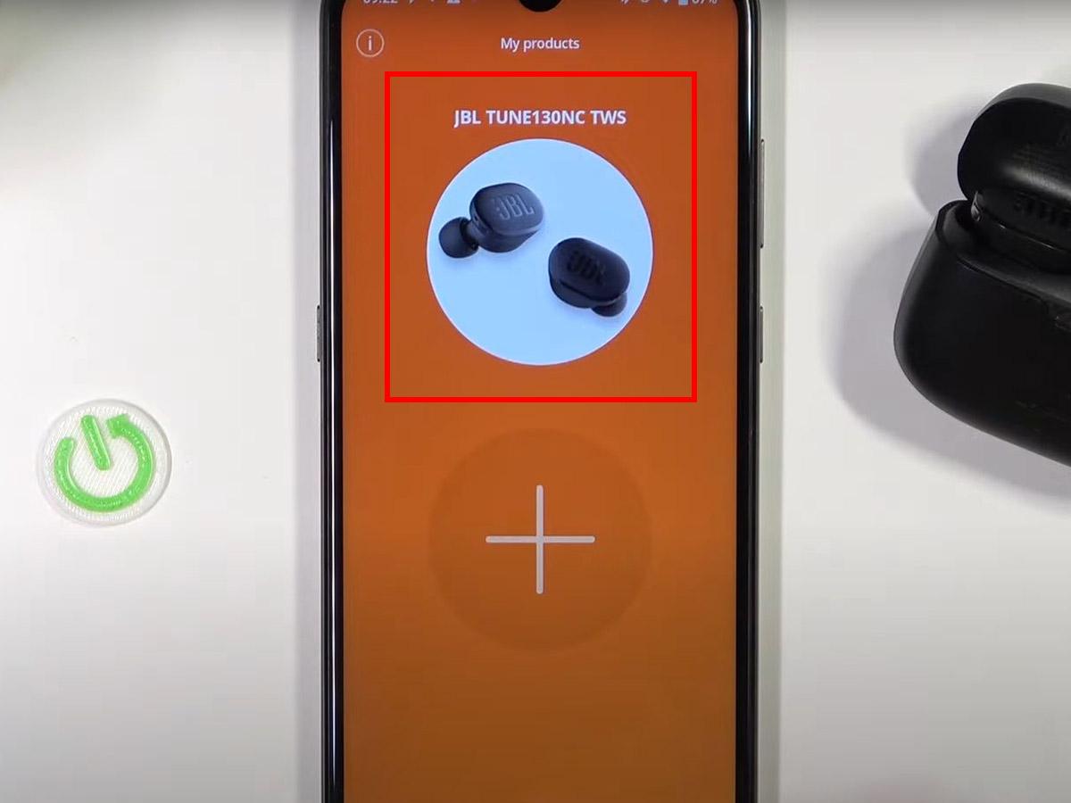 Select your earbuds. (From: Youtube/HardReset.Info)