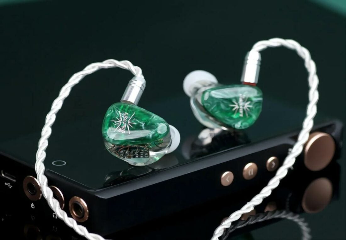 The Orchestra Lite in green is equally beautiful. (Image Credit: Kiwi Ears official)