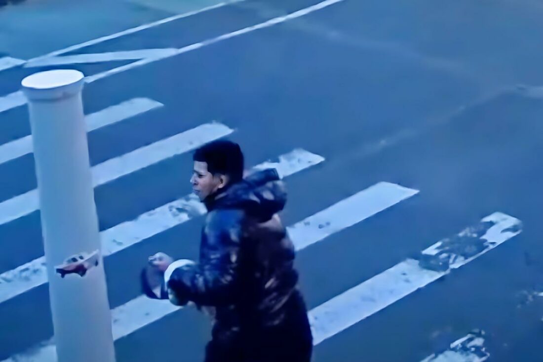 Security footage of suspect walking away with two AirPods Maxs (From: YouTube/Fox News)