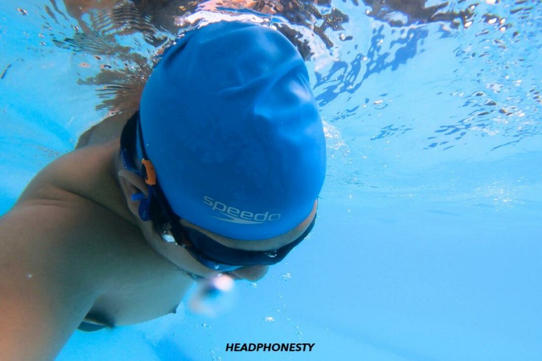The Shokz OpenSwim work incredibly well with other swimming gears.