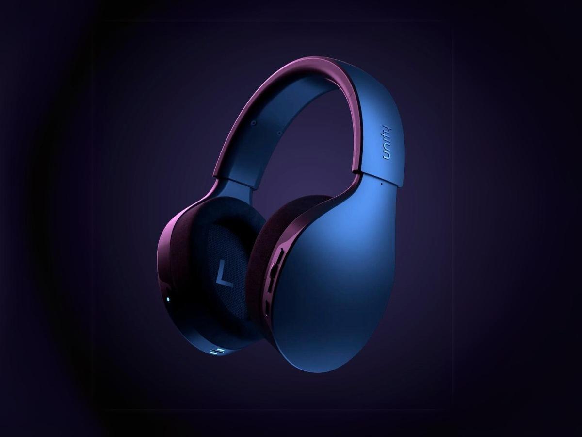These are the first ever wireless headphones that can stream lossless audio via Wi-Fi. (From: GetUnity)