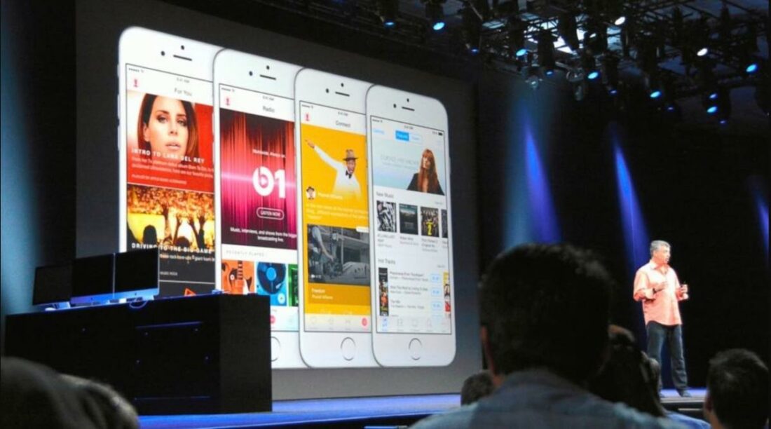 Apple's senior vice president of Internet Software and Services Eddy Cue reveals the Apple Music in 2015. (From: The Asahi Shimbun/Getty Images)