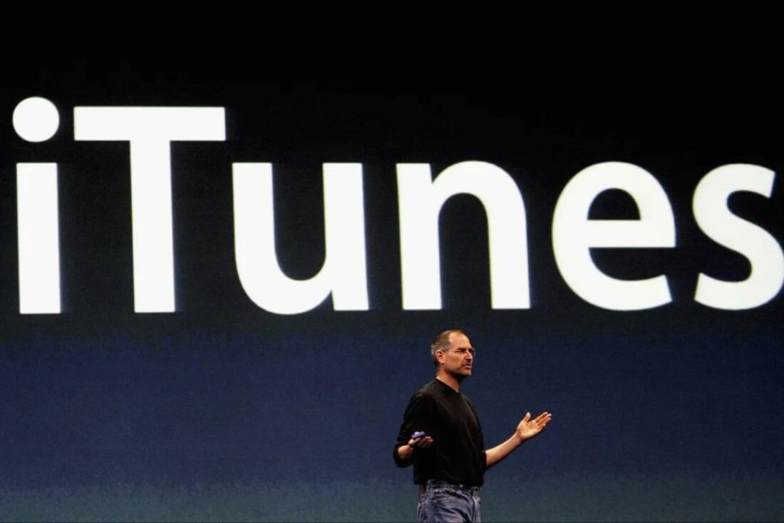 Steve Jobs announcing the launch of iTunes on Windows in 2003. (From: CNN)