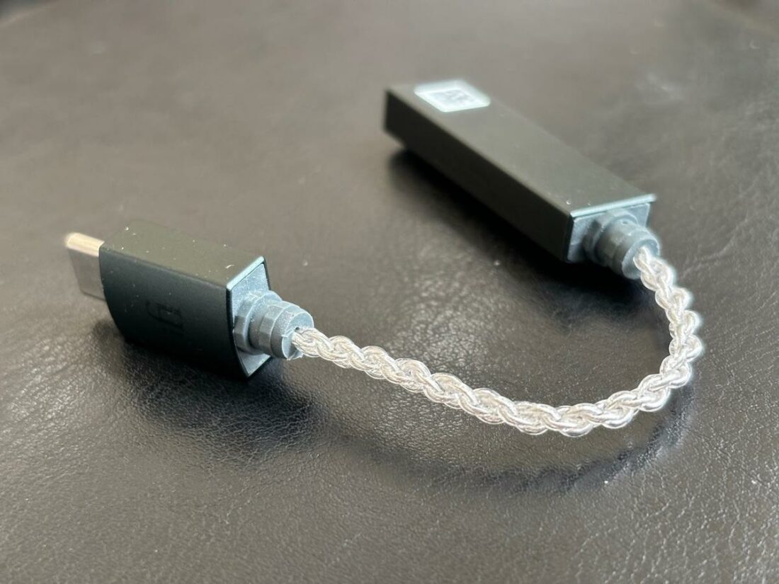 The braided cable is non-removable. (From: Trav Wilson)