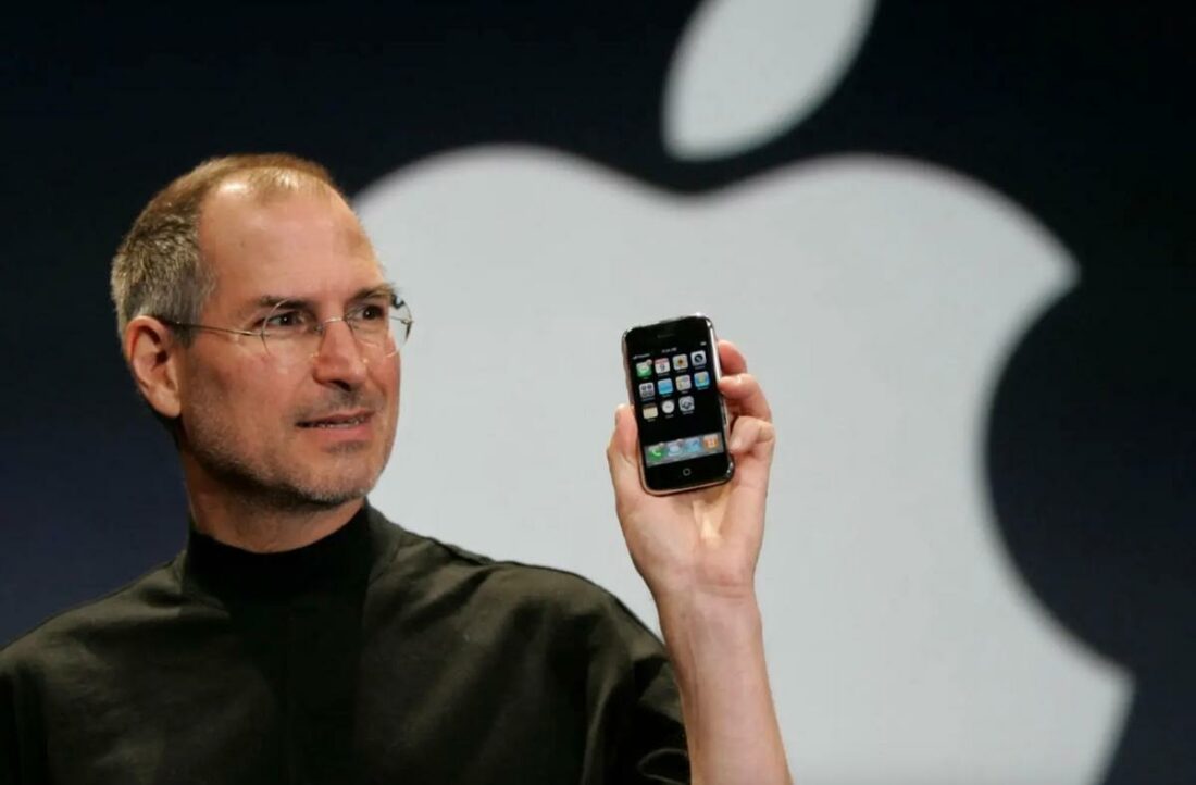Steve Jobs revealing the first iPhone in 2007. (From: Paul Sakuma/Associated Press)