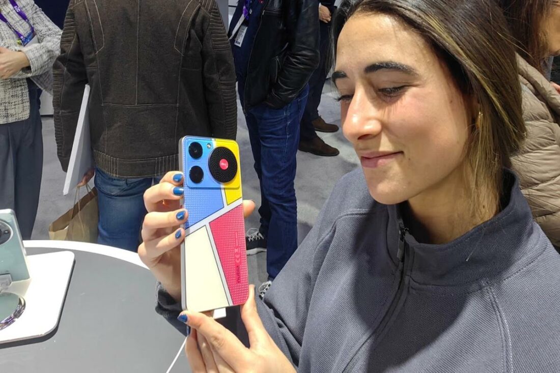Holding the Nubia Music smartphone at the Mobile World Congress 2024 (From: X/Dr Mobile Yasuhiro Yamane)