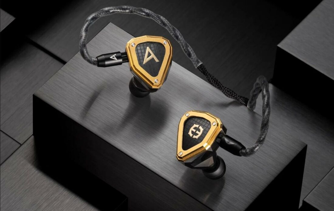 The NOVUS In-ears are as stylish as they are premium. (From: Astell&Kern)
