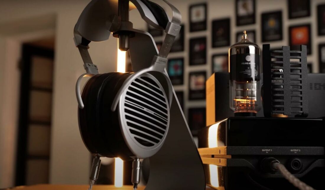 Driving the Hifiman Susvara with the Feliks Audio Envy 25th Anniversary Edition. (From: YouTube/The Headphone Show)