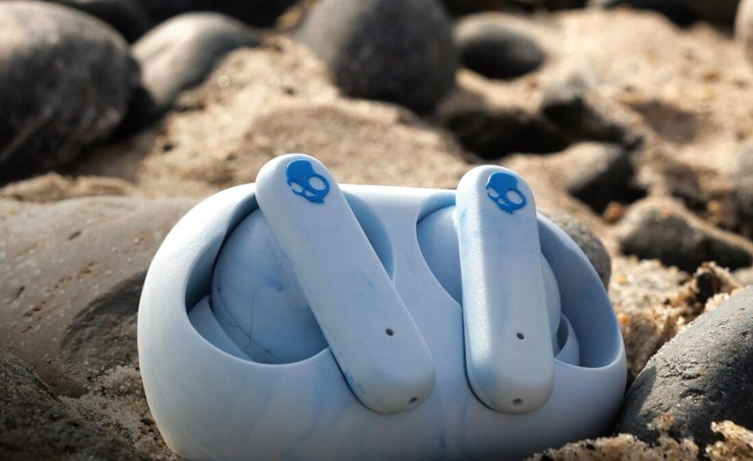 The Skullcandy EcoBuds have a blue marble design that mimics the ocean. (From: Skullcandy)