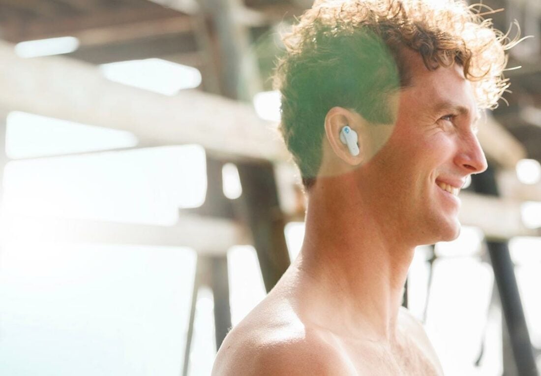 How it looks like wearing the Skullcandy EcoBuds. (From: Skullcandy)