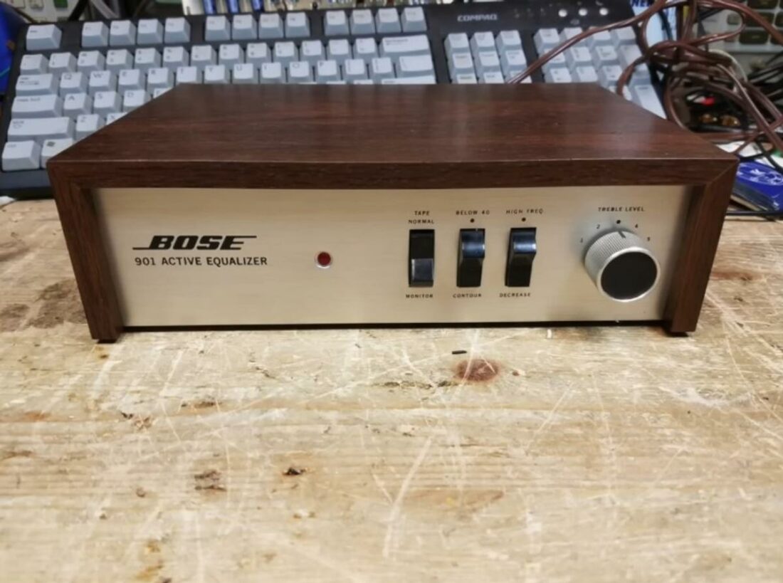 Bose 901 Active Equalizer. (From: YouTube/This Does Not Compute)