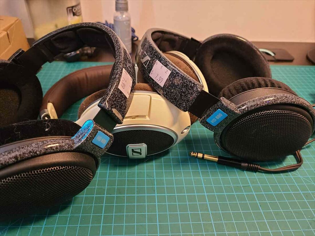 Sennheiser HD 600 headphones. (From: CoffeeTimeReview/Reddit)