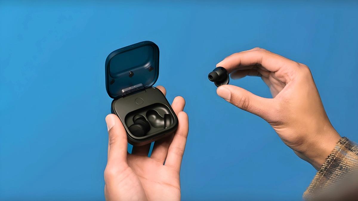 Fairphone redefines earbuds sustainability with the new Fairbuds. (From: Fairphone)