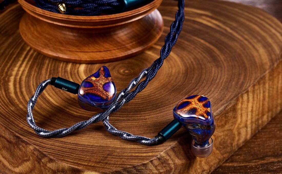 Close look at Unique Melody Multiverse Mentor IEMs. (From: Unique Melody)